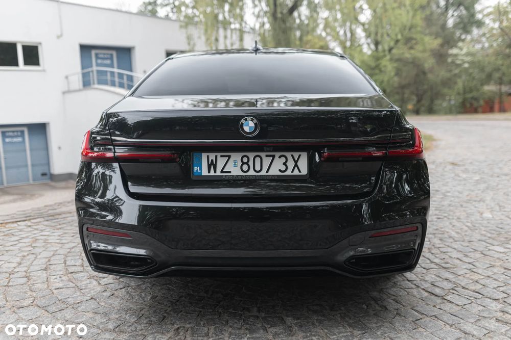 BMW Seria 7 750i xDrive - 11