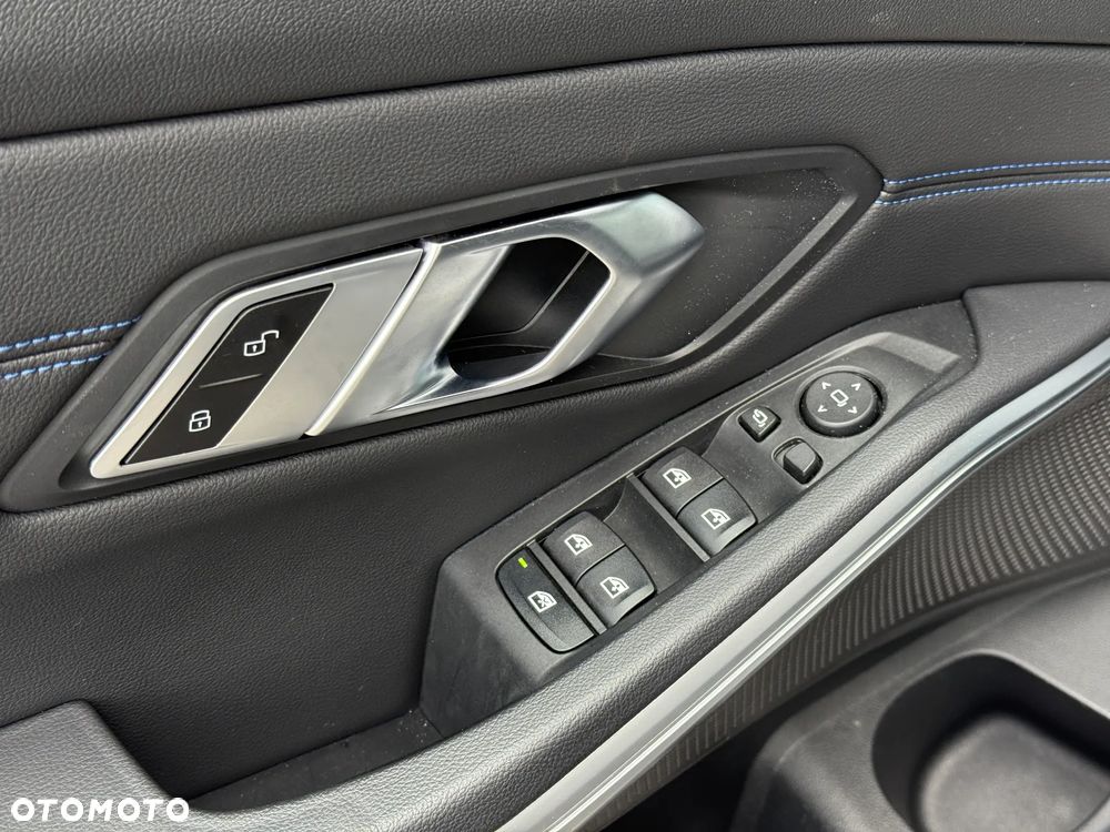 BMW Seria 3 320d xDrive M Sport Sport - 26
