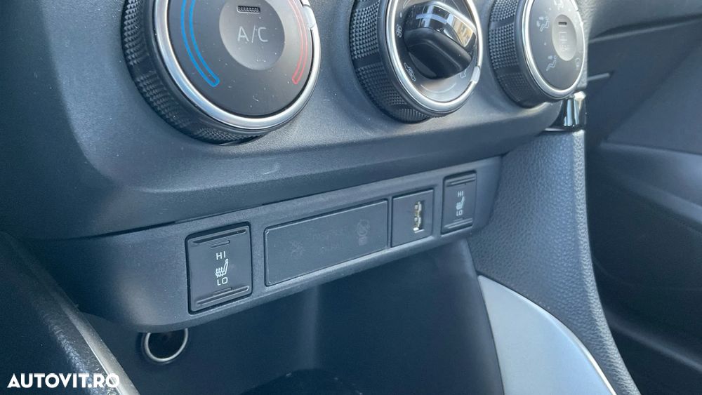 Toyota Yaris 1.5 L Dynamic - 31