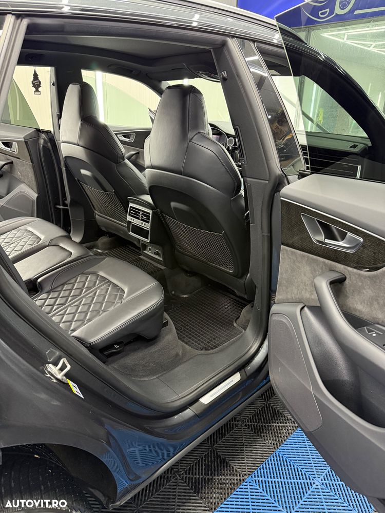 Audi Q8 - 7