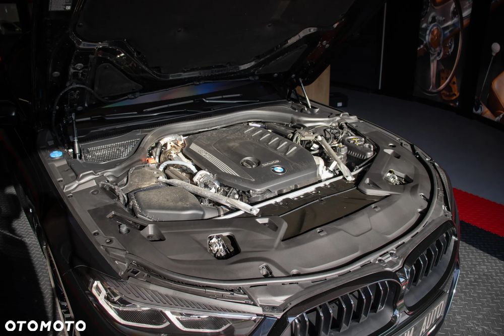 BMW Seria 8 - 15