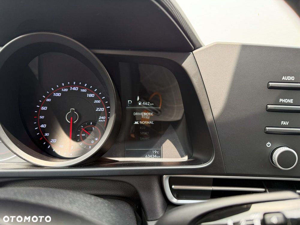 Hyundai Elantra 1.6 Modern CVT - 19