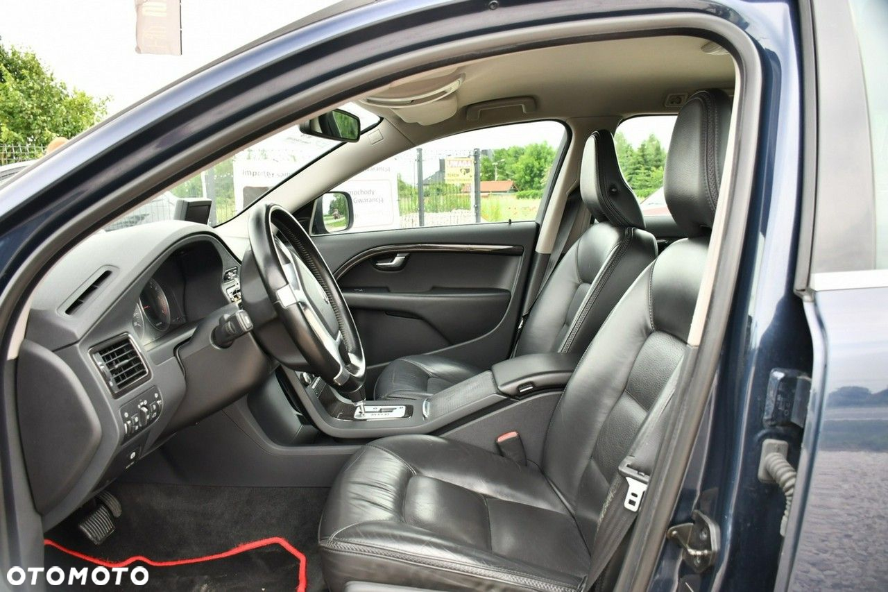 Volvo XC 70 2.4D Momentum - 28