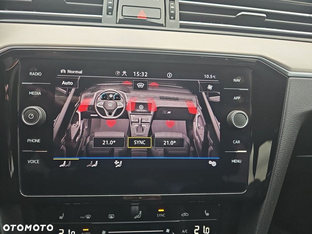 Volkswagen Passat - 32