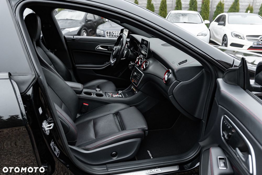 Mercedes-Benz CLA AMG 45 4Matic 7G-DCT - 26