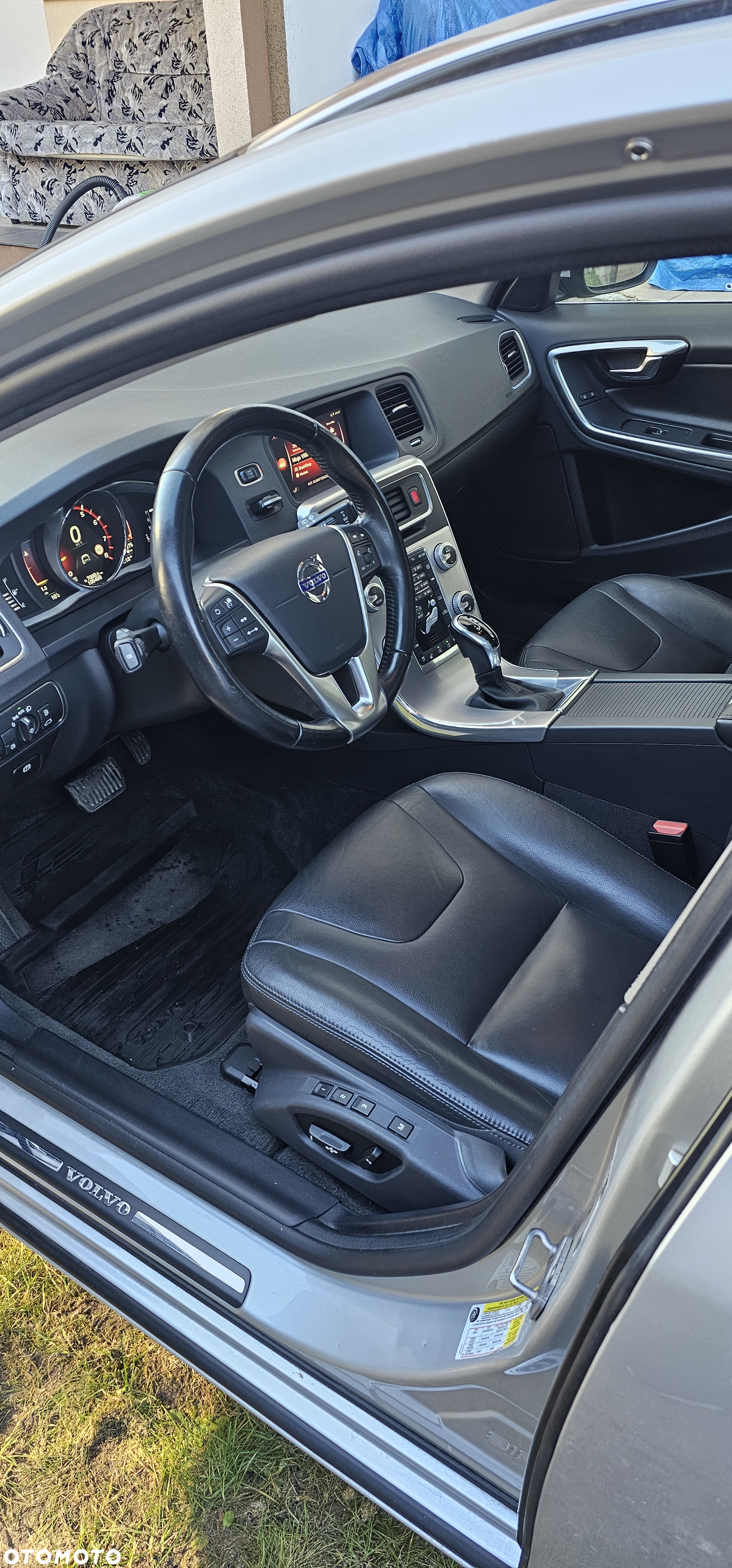 Volvo V60 T5 Drive-E R-Design Summum - 29