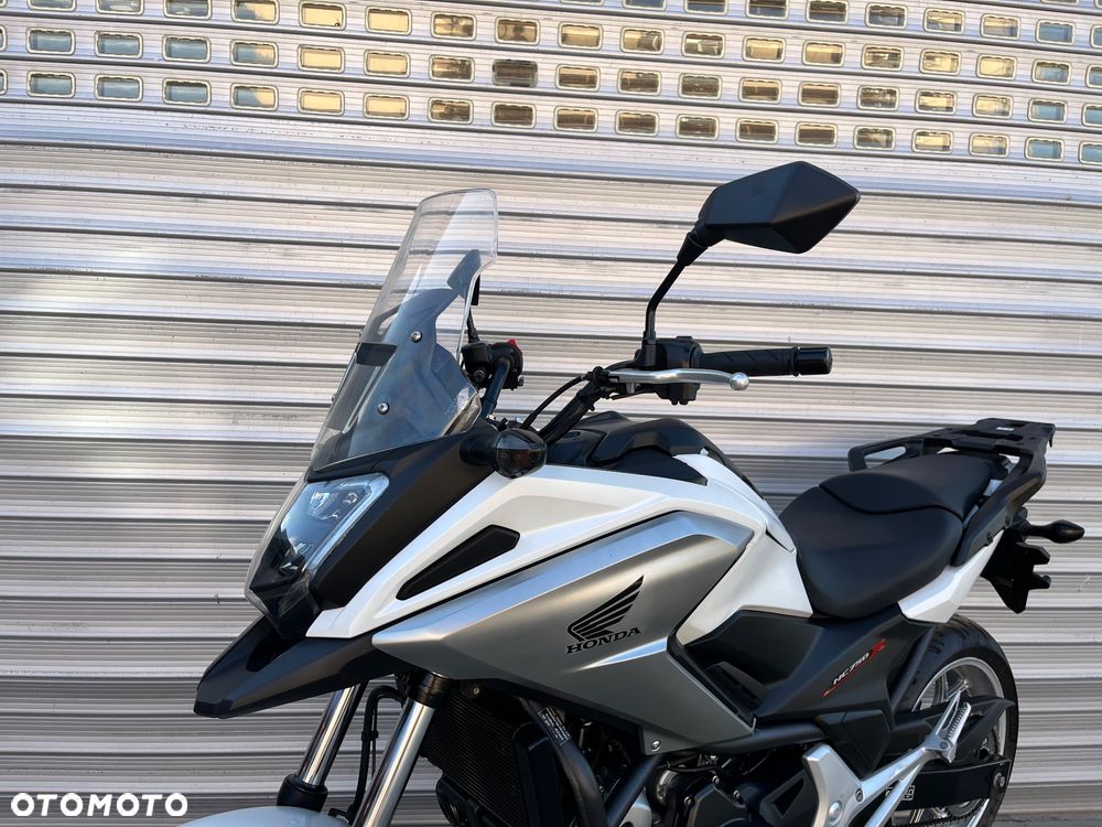 Honda NC - 16