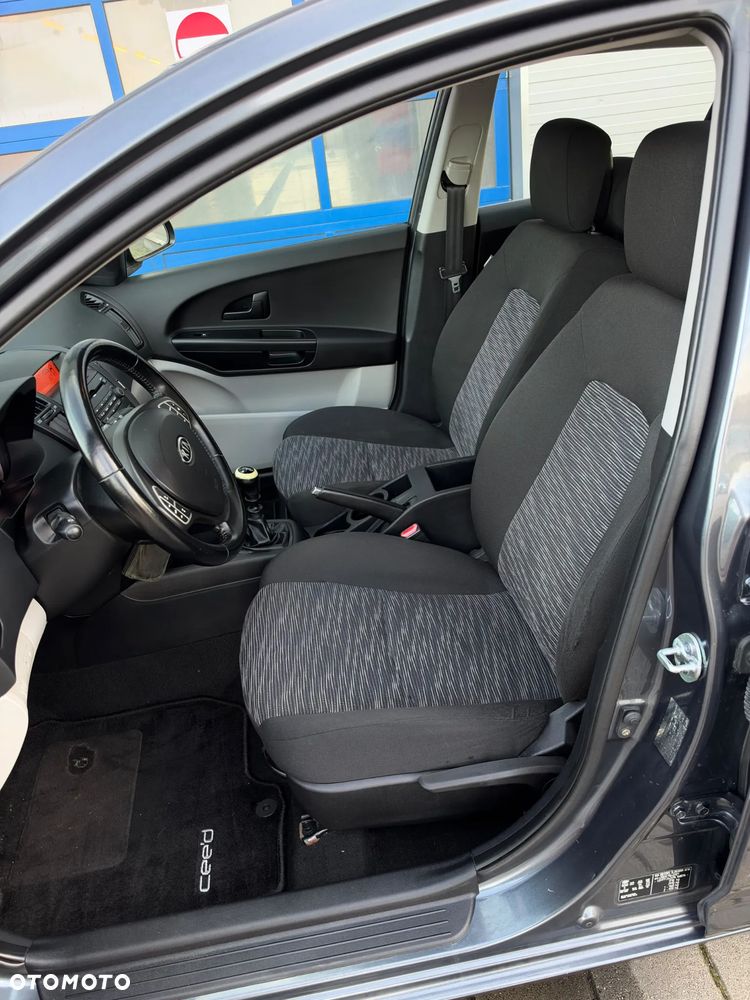 Kia Ceed 1.6 CVVT LX - 10