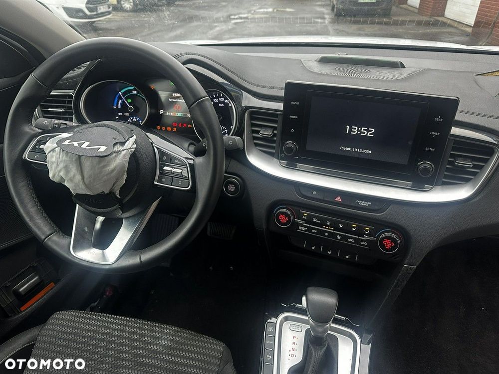 Kia XCeed - 12