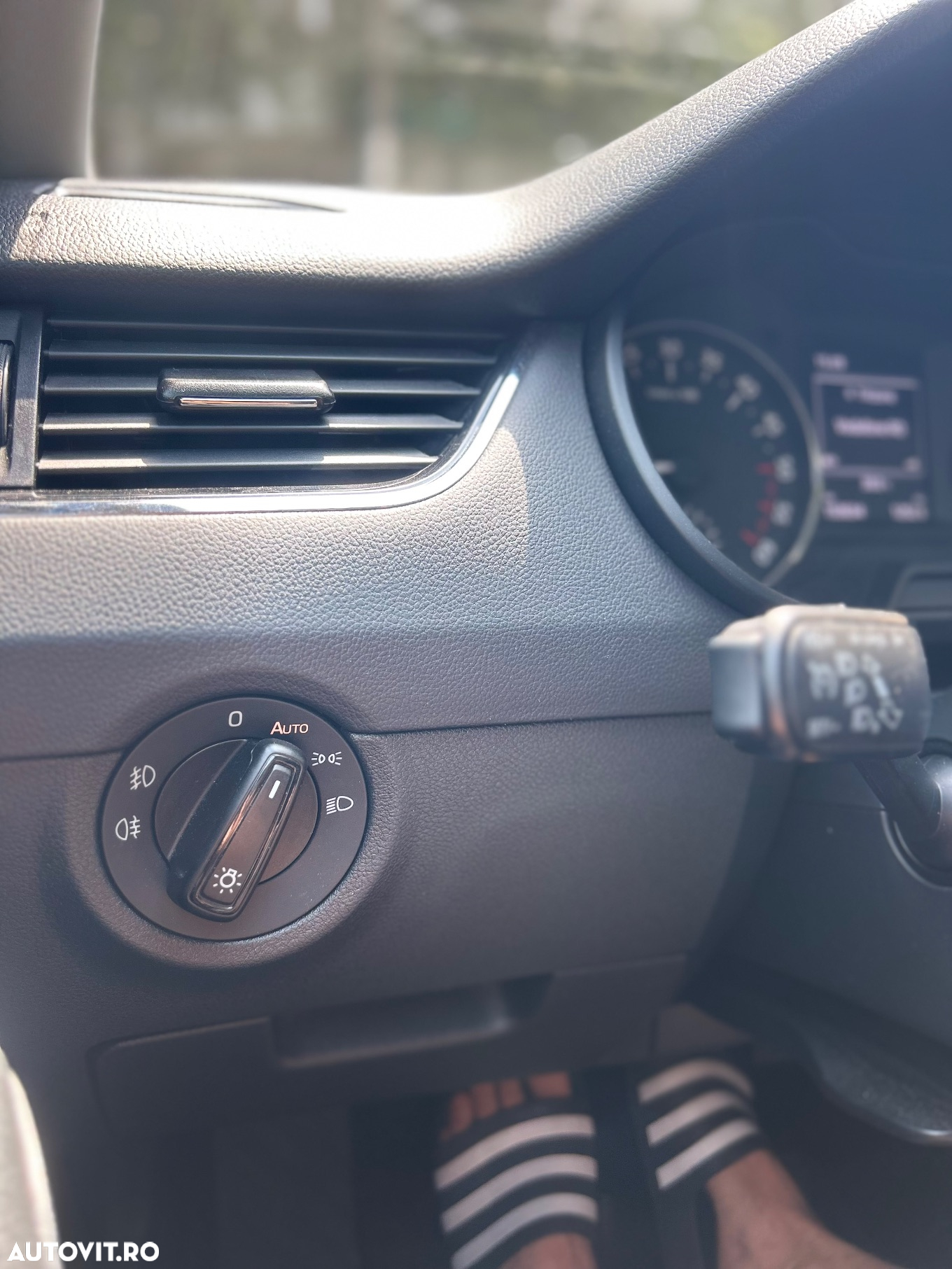 Skoda Octavia 1.6 TDI ELEGANCE - 12