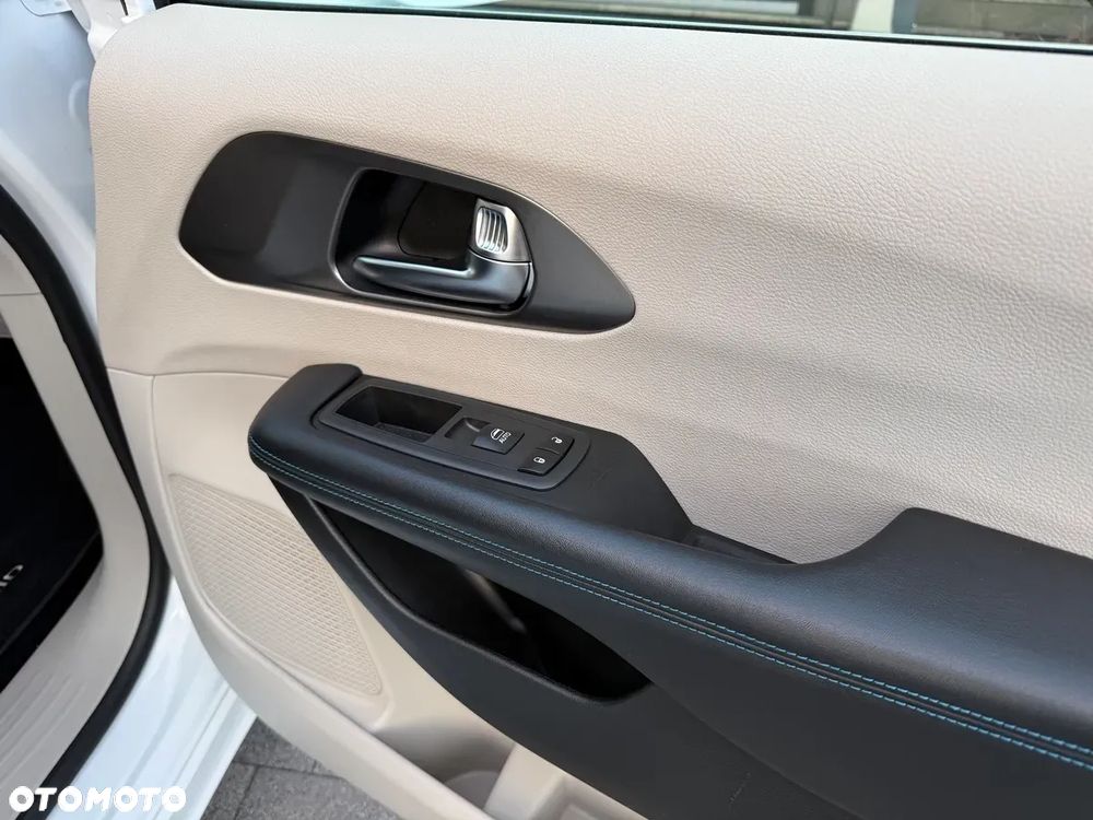 Chrysler Pacifica - 28