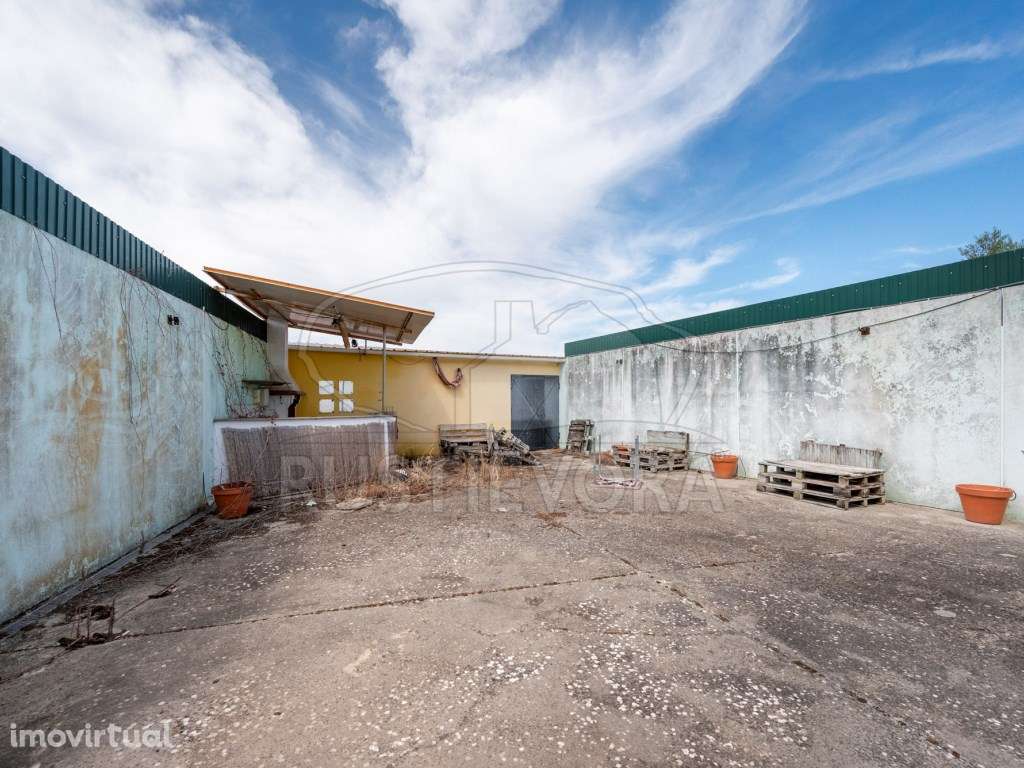 Edificio comercial, antiga Discoteca - Grande imagem: 3/22