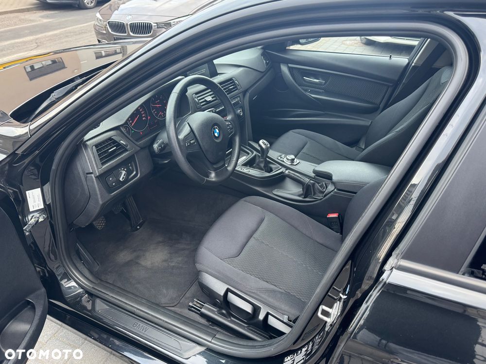 BMW Seria 3 318d - 6