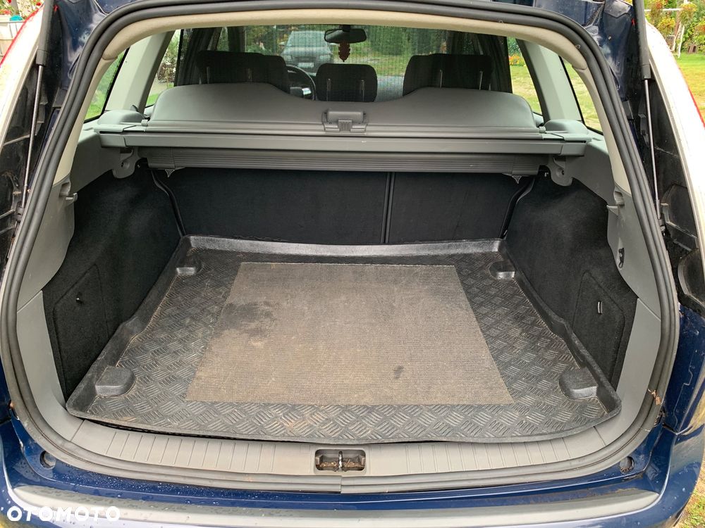 Ford Focus 1.6 TDCi Ambiente DPF - 13