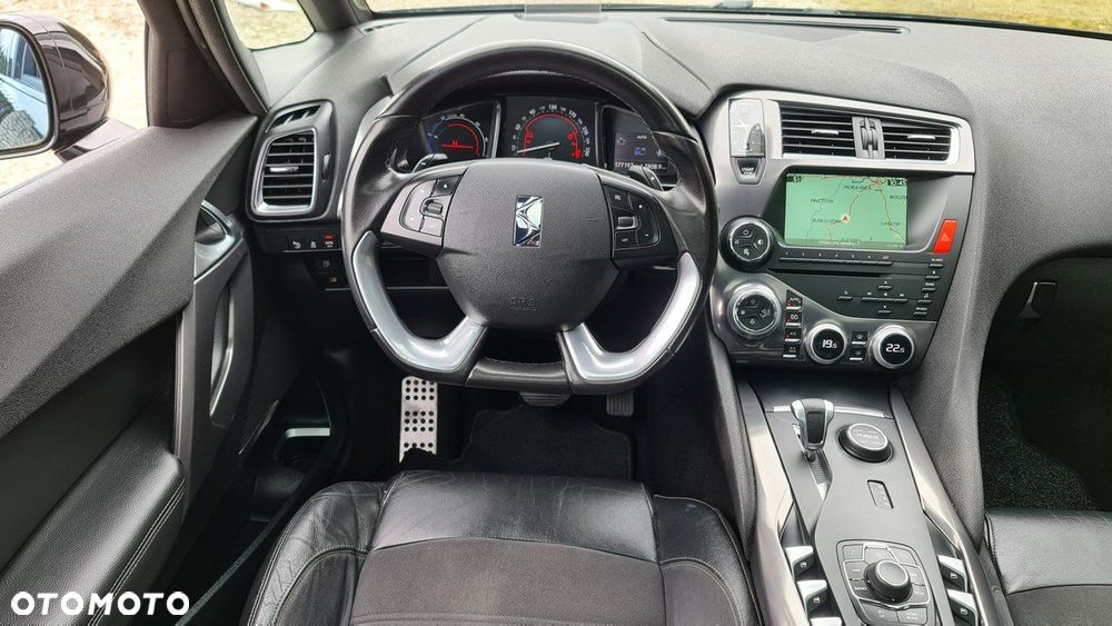 Citroën DS5 2.0 Hybrid4 SportChic - 17