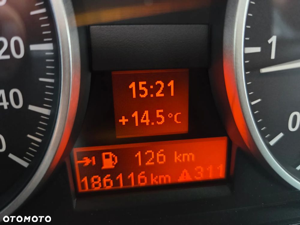 BMW X1 sDrive18i - 19