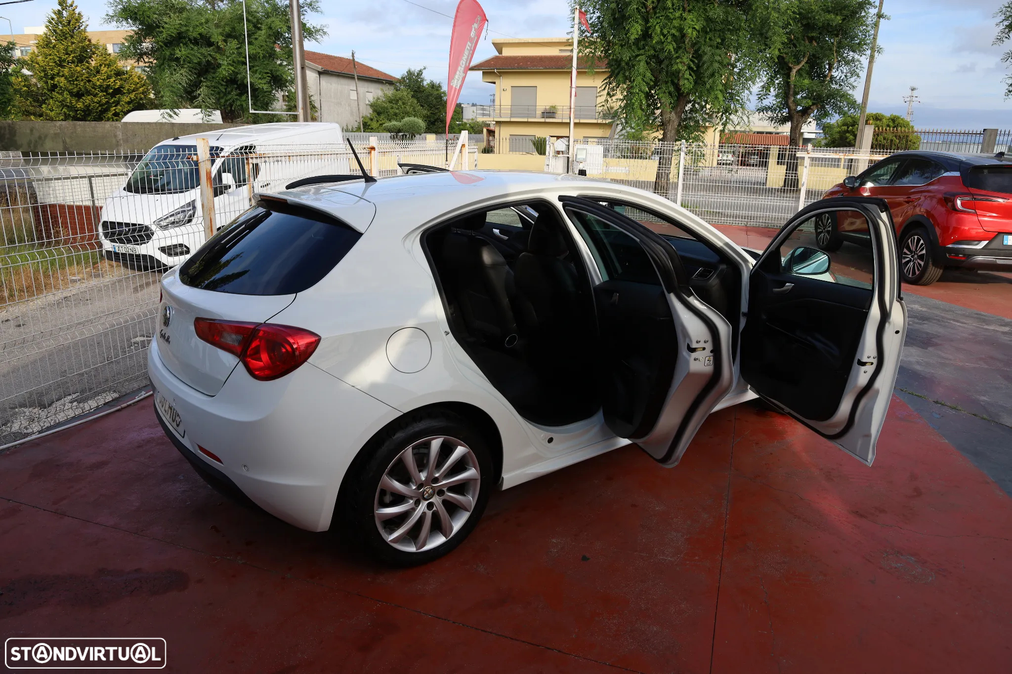 Alfa Romeo Giulietta 1.6 JTDm Distinctive - 18