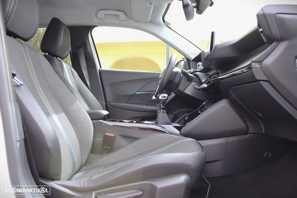 Peugeot 2008 1.2 PureTech Allure - 23