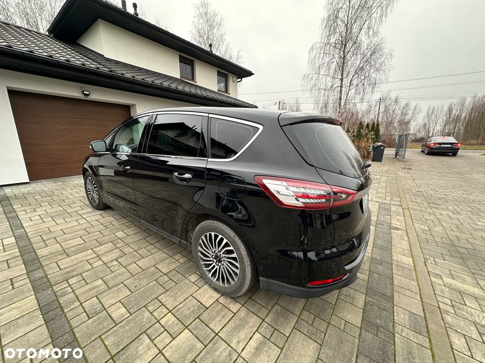 Ford S-Max - 12