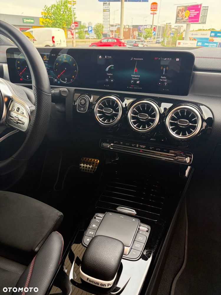 Mercedes-Benz CLA 200 AMG Line 7G-DCT - 8