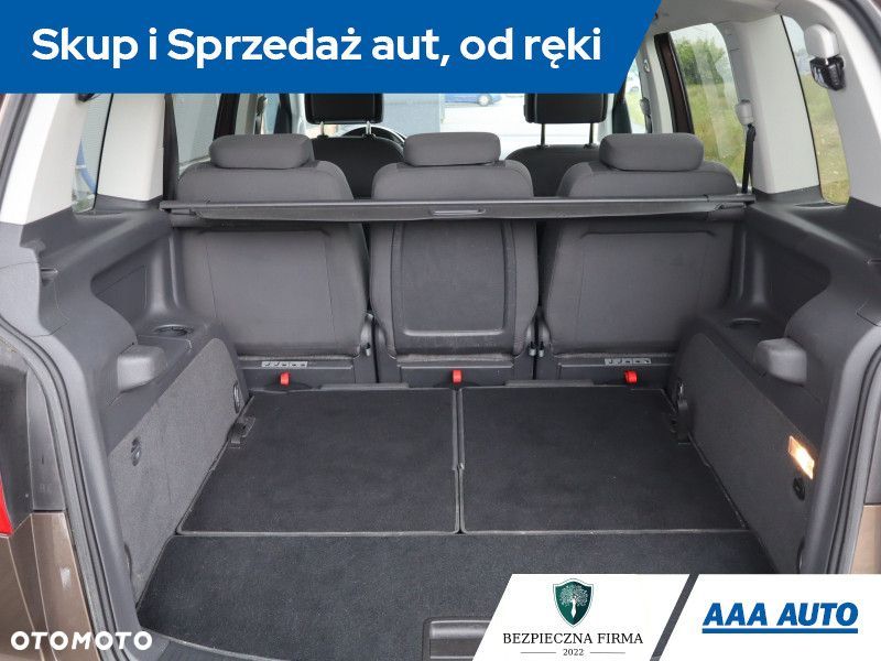 Volkswagen Touran - 15