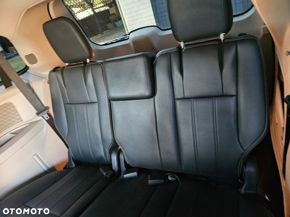 Lancia Voyager 2.8CRD Gold - 11