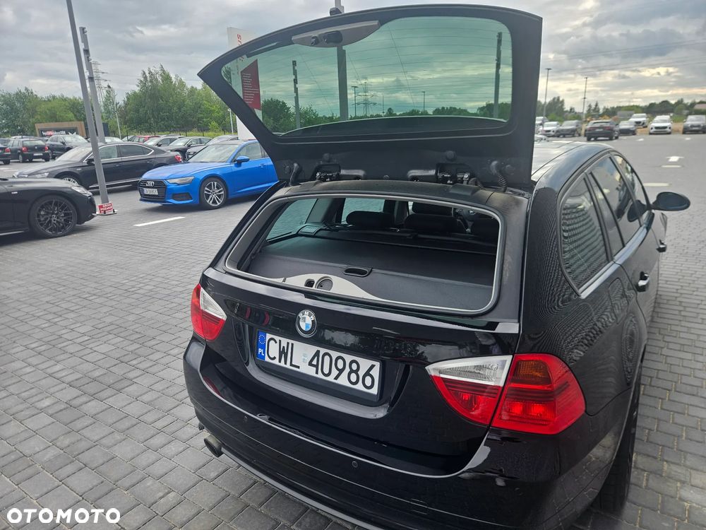 BMW Seria 3 318i - 29