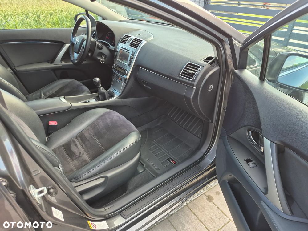 Toyota Avensis - 16