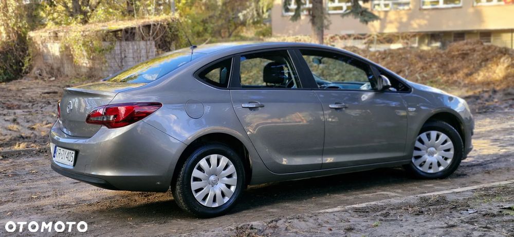 Opel Astra IV 1.6 Cosmo - 14