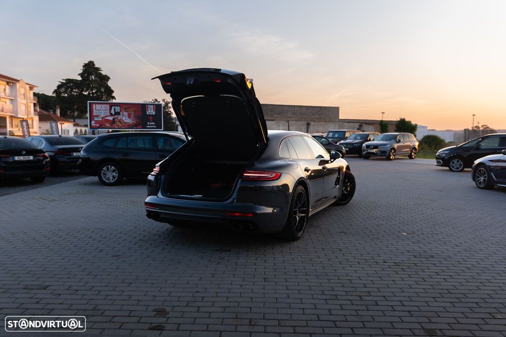 Porsche Panamera Sport Turismo 4 E-Hybrid - 9