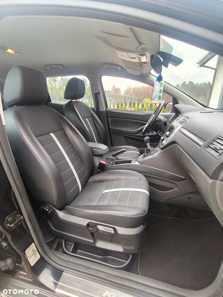 Ford Kuga - 10