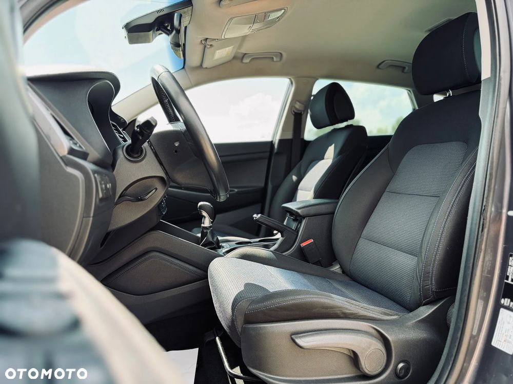Hyundai Tucson blue 1.7 CRDi 2WD Style - 25