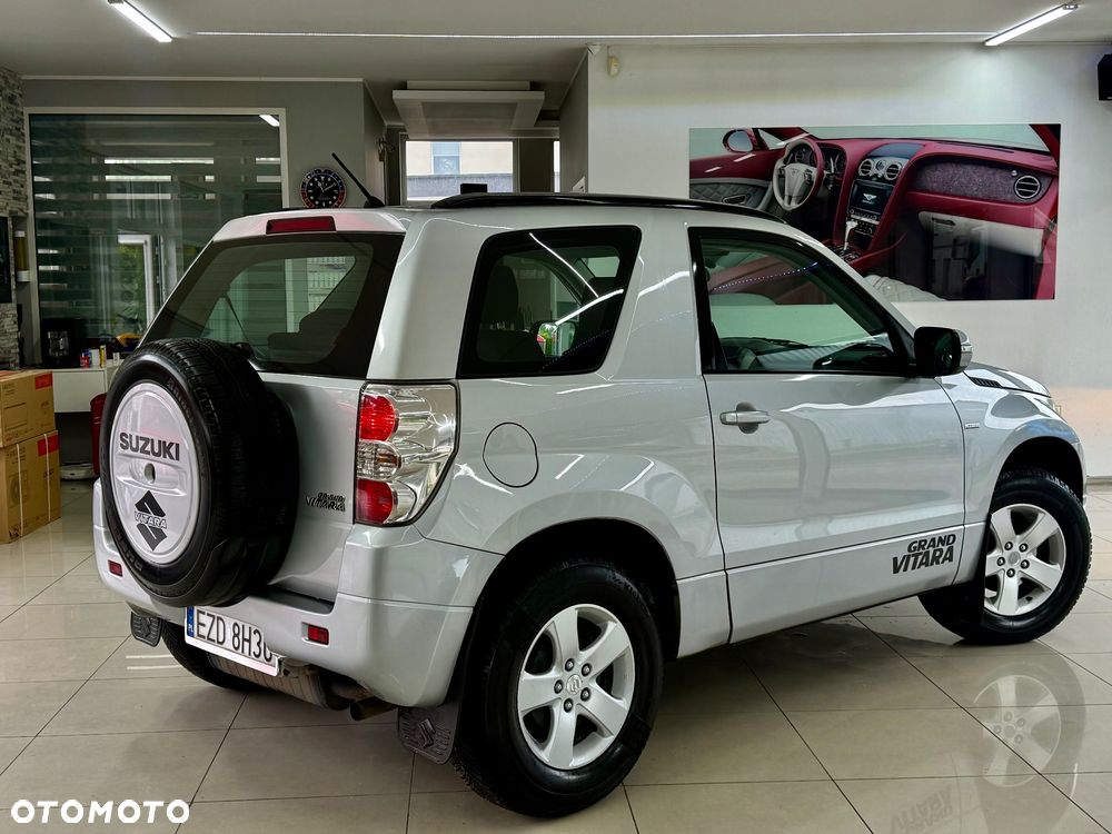 Suzuki Grand Vitara 1.6 Black&White - 26