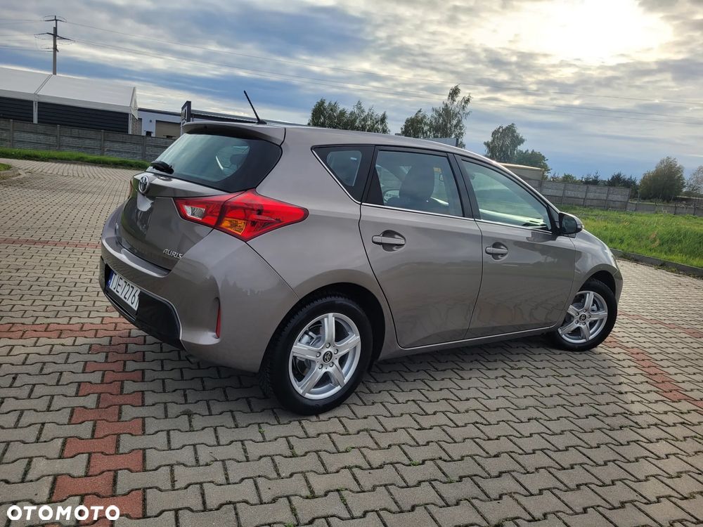 Toyota Auris 1.33 VVT-i Premium Comfort - 36