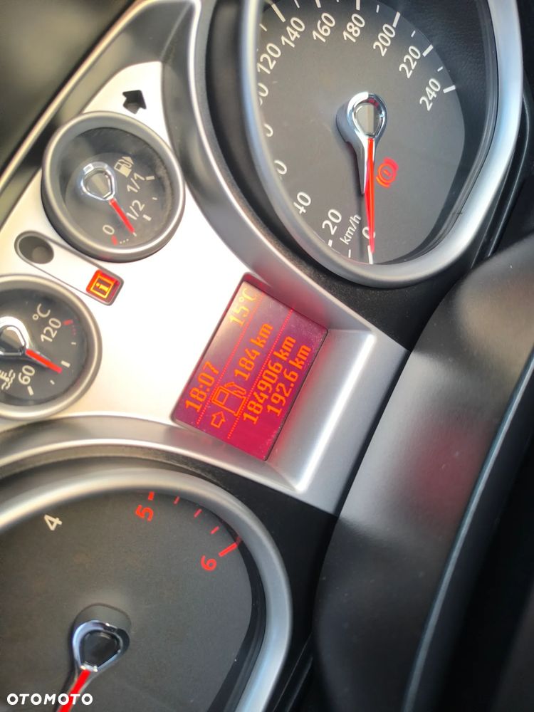 Ford Focus 2.0 TDCi DPF Ghia - 14