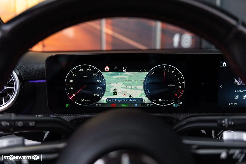 Mercedes-Benz A 250 e 8G-DCT AMG Line - 24
