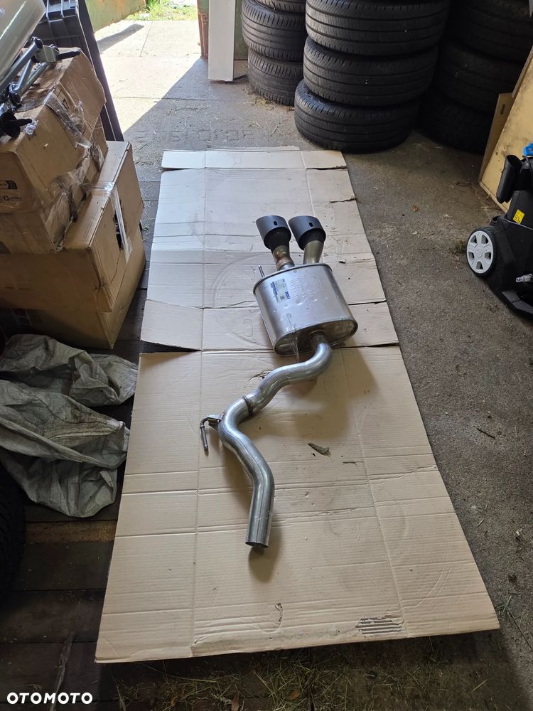 Prawy tłumik Ford Mustang MK-7 VII S650 GT 5.0 PR33-5230-KF PR3Z5230AW 2794095 2695602 FCM/F1-9010-R PR33-5L274-EA - 2