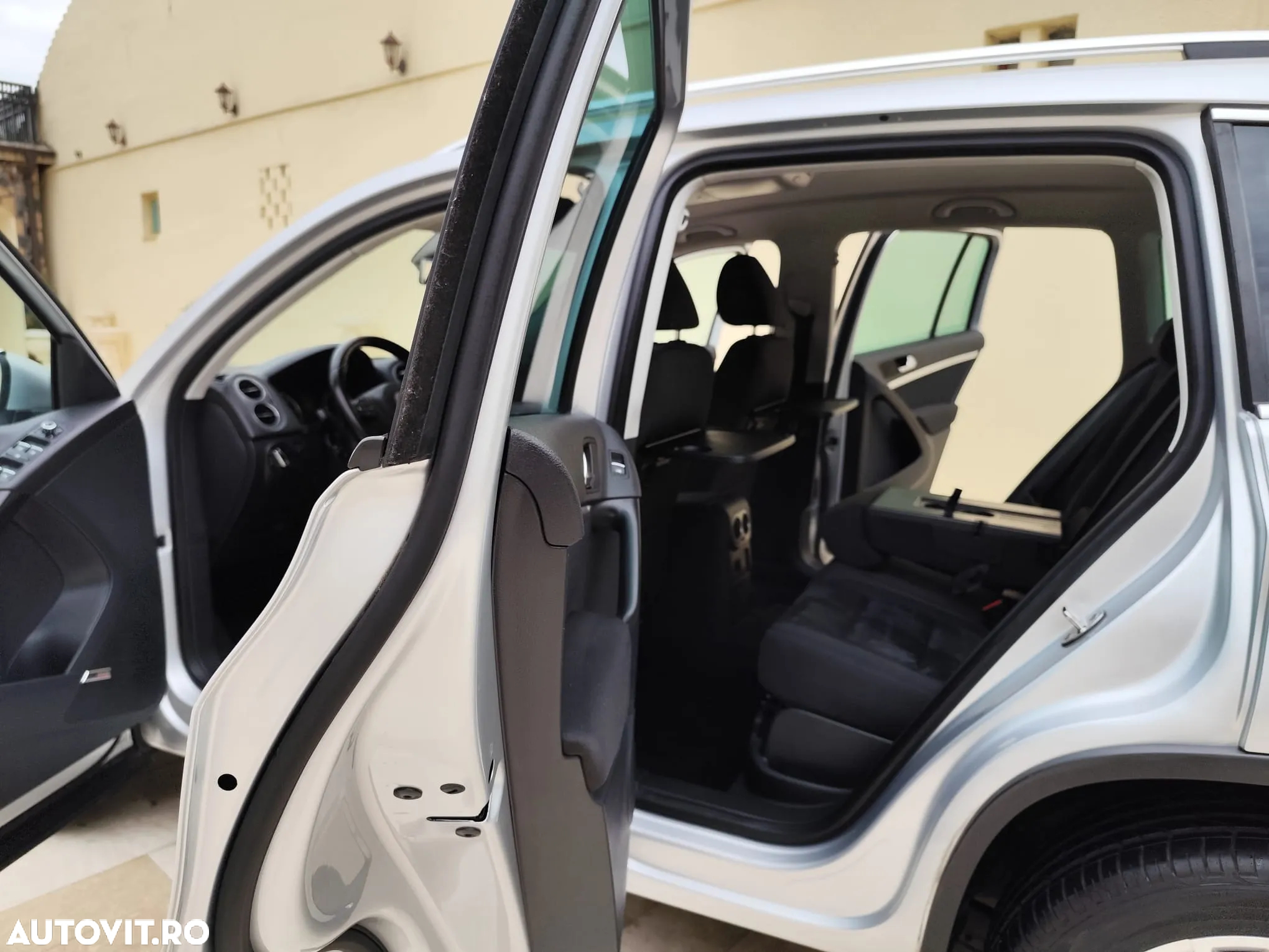 Volkswagen Tiguan - 8