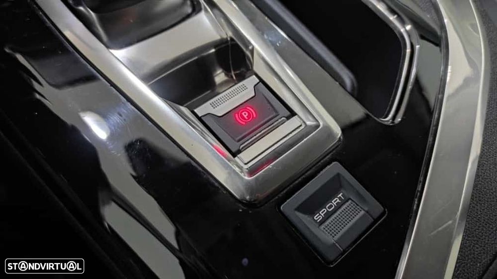 Peugeot 3008 1.2 PureTech Allure EAT8 - 36