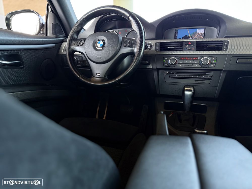 BMW 320 d Coupe Edição M Auto - 9
