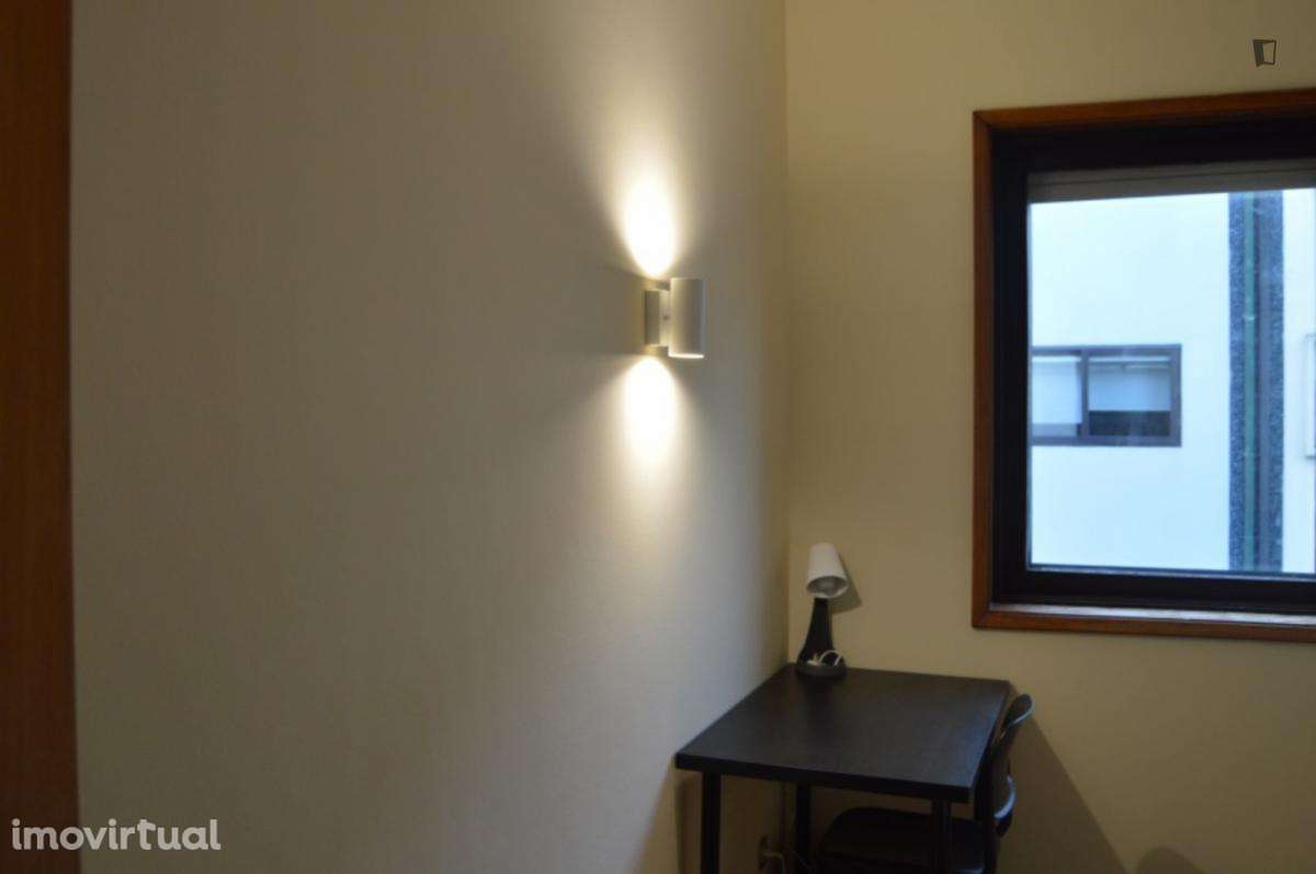 Quarto - localizado em Paranhos Porto - Grande imagem: 4/15