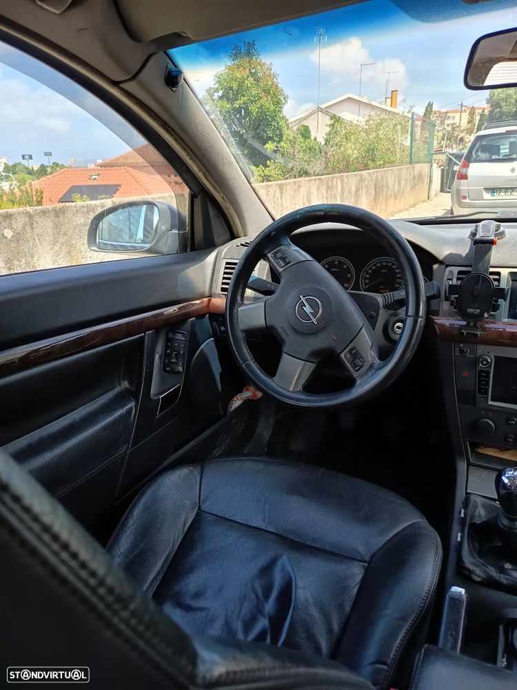 Opel Vectra Caravan 1.9 CDTi Executive - 4