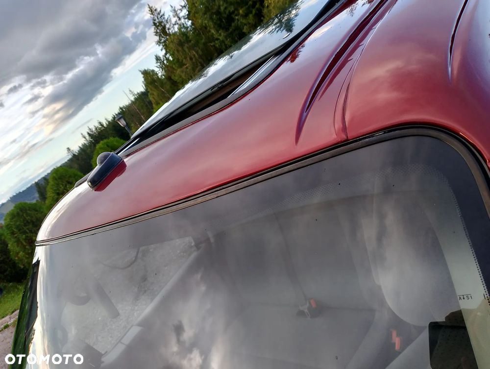 Volkswagen Caravelle - 28