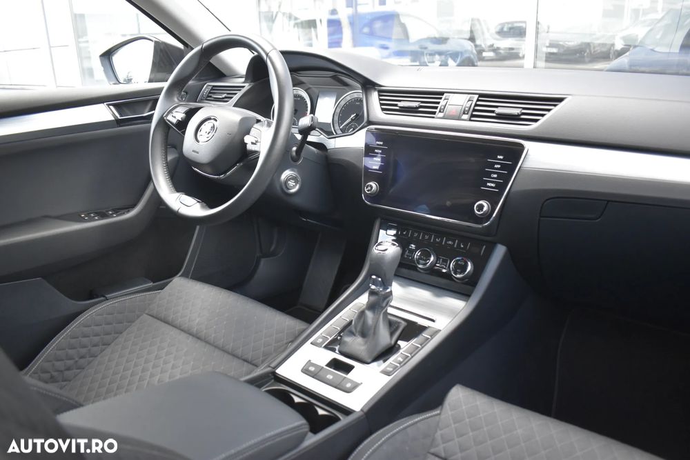 Skoda Superb 2.0 TDI DSG Ambition - 38