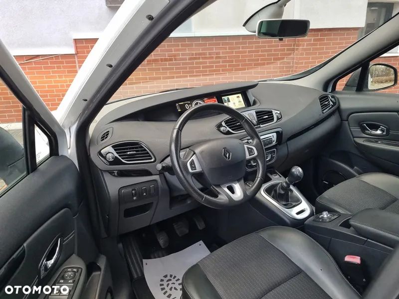 Renault Scenic dCi 160 Bose Edition - 12