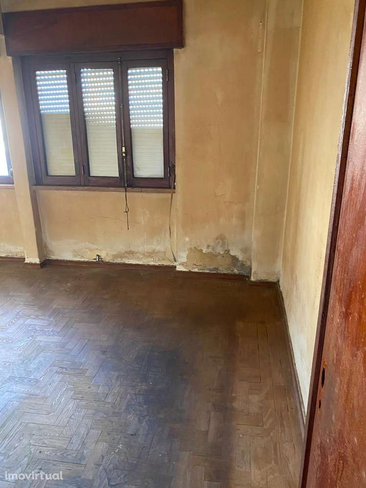 T1 com 58m2 para remodelação total - Seixal - Grande imagem: 3/8