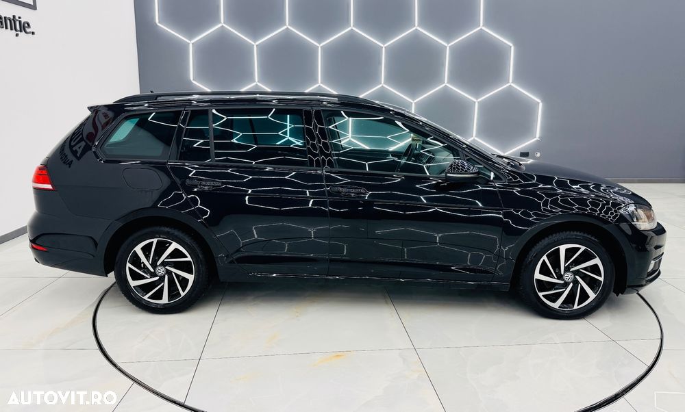 Volkswagen Golf Variant 1.6 TDI DSG Join - 33