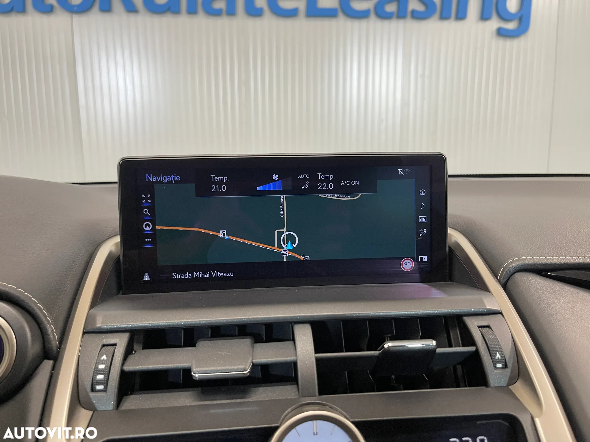 Lexus Seria NX 300h AWD Business - 14