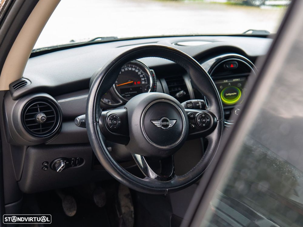 MINI 3 Portas One D - 11