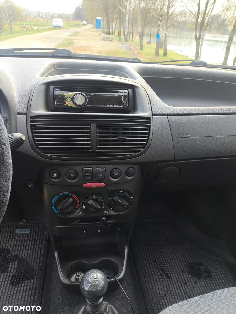 Fiat Punto 1.2 8V - 12